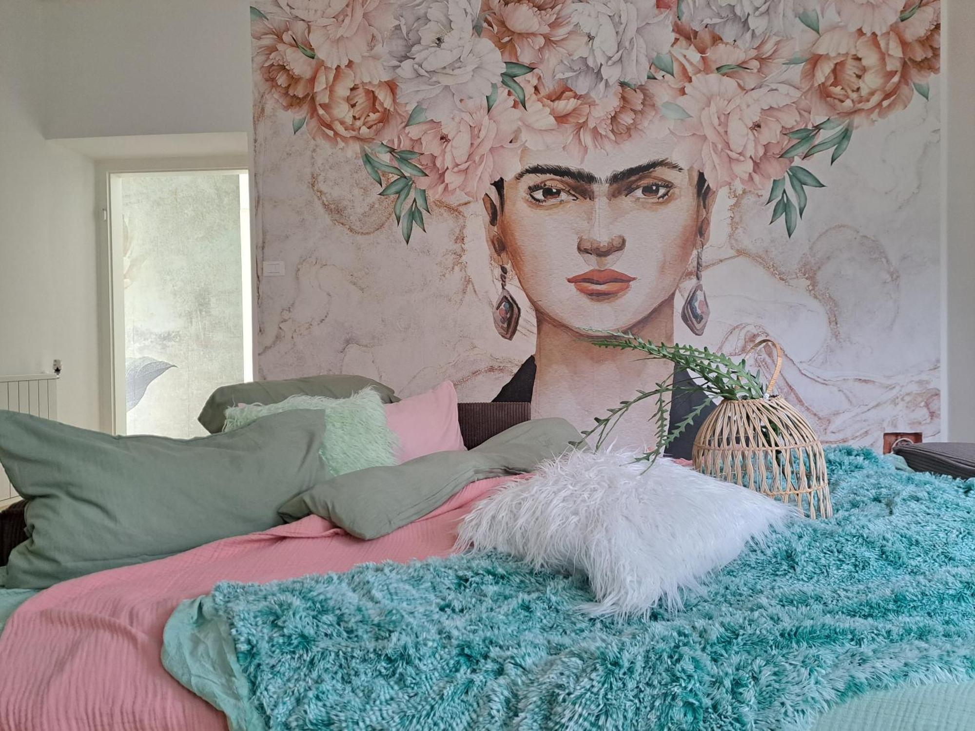 Apartment Wildflower In Privatvilla Im Herzen Merans Bagian luar foto