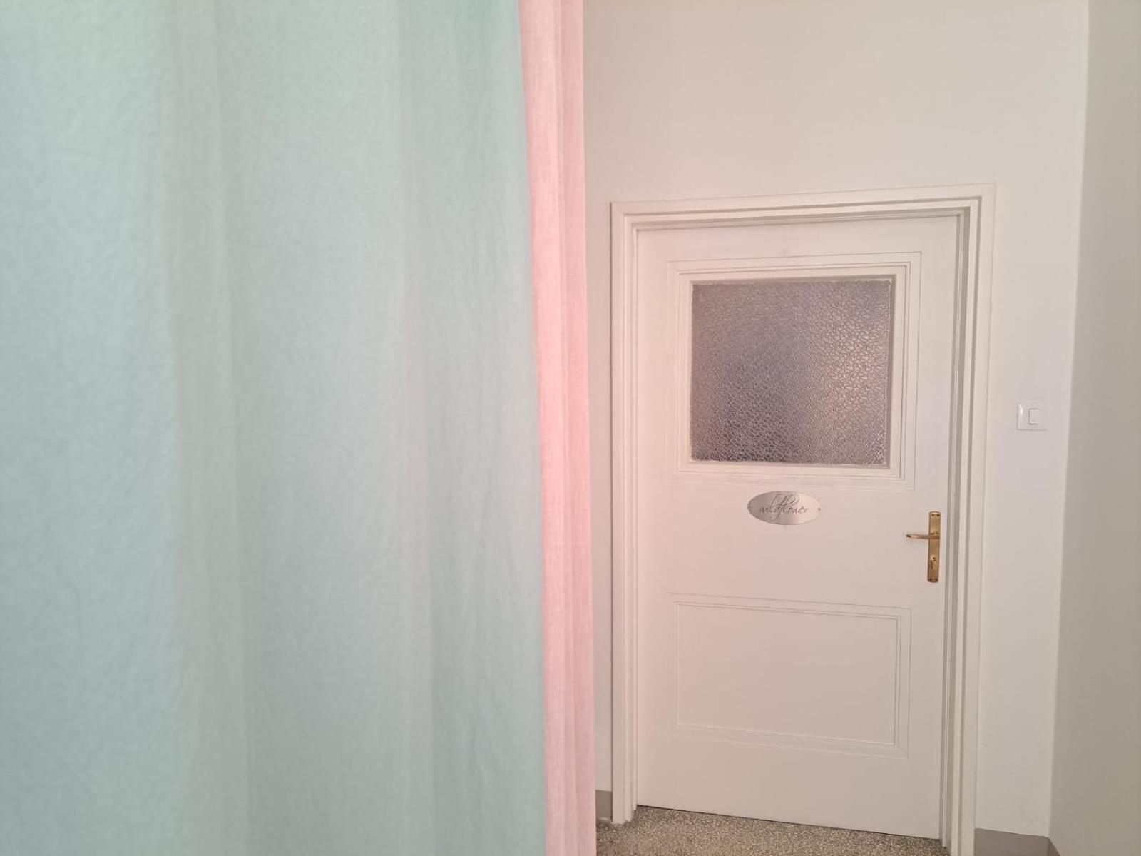 Apartment Wildflower In Privatvilla Im Herzen Merans Bagian luar foto