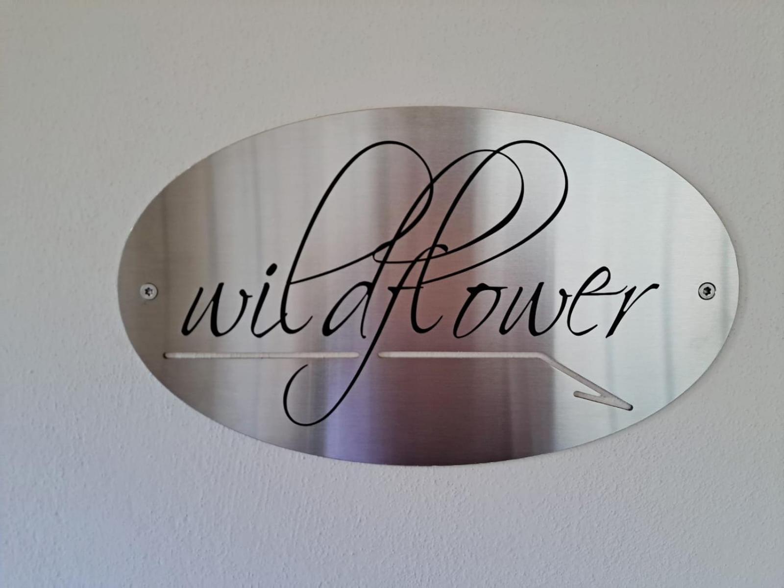 Apartment Wildflower In Privatvilla Im Herzen Merans Bagian luar foto