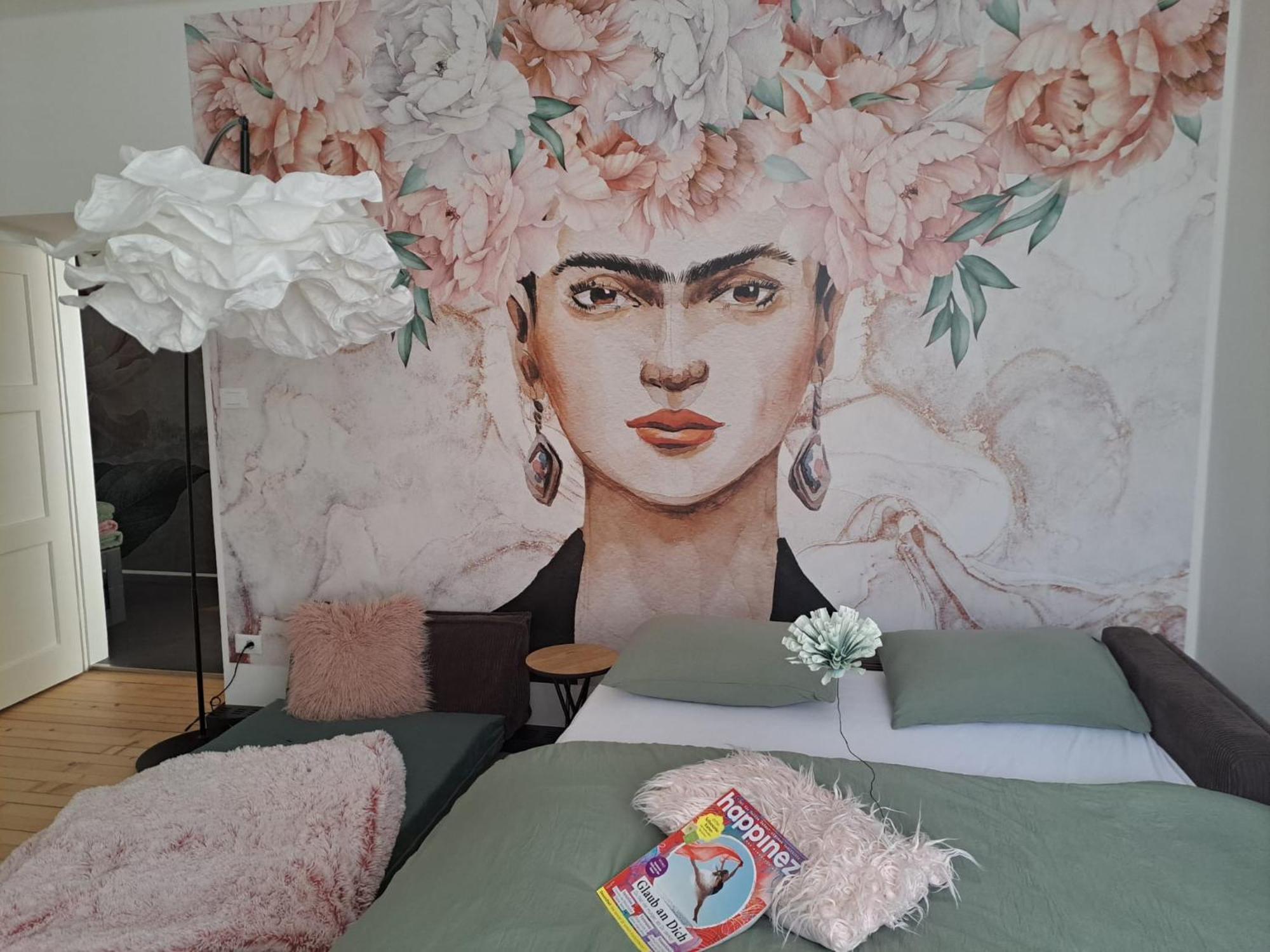Apartment Wildflower In Privatvilla Im Herzen Merans Bagian luar foto