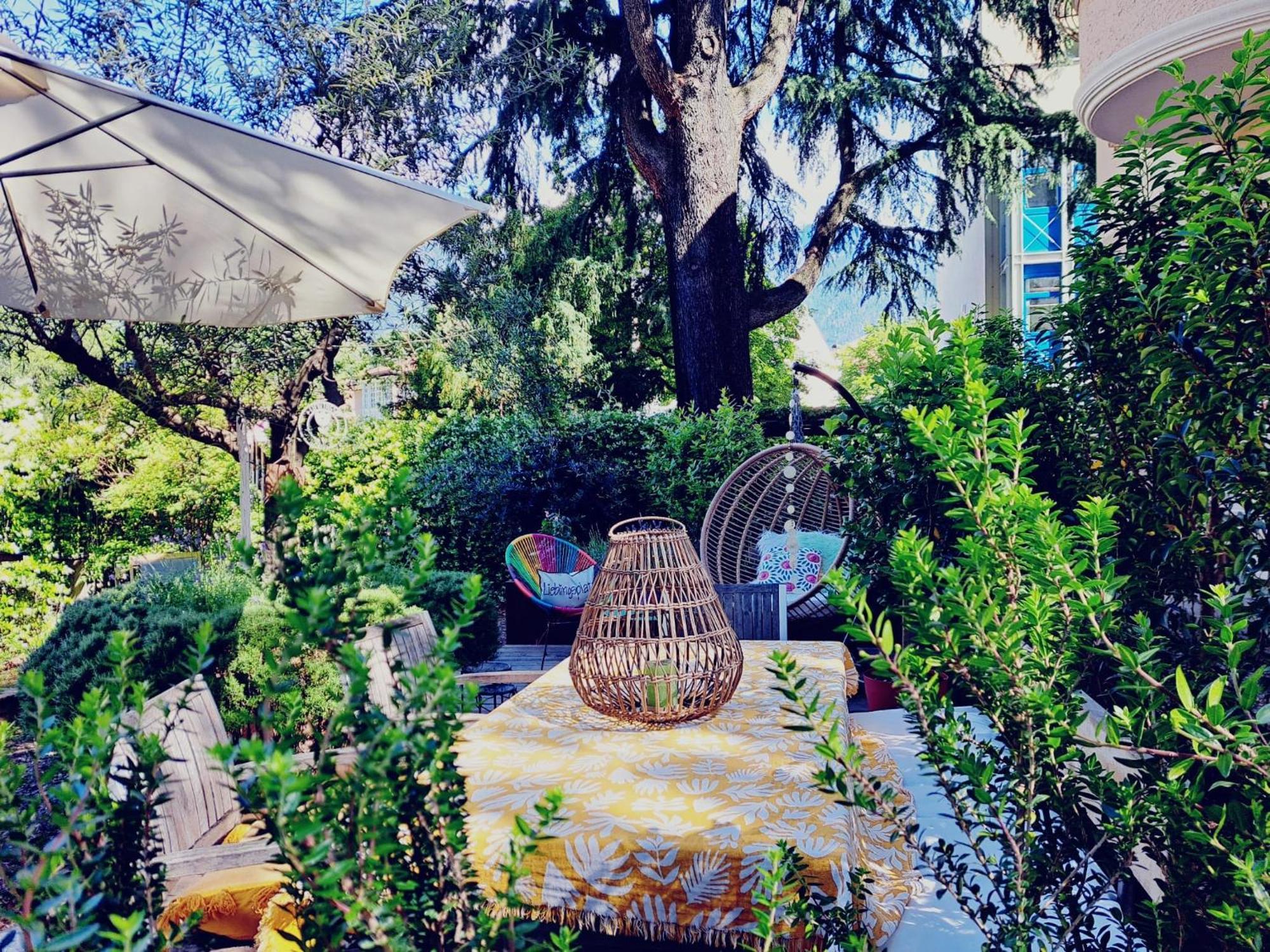 Apartment Wildflower In Privatvilla Im Herzen Merans Bagian luar foto